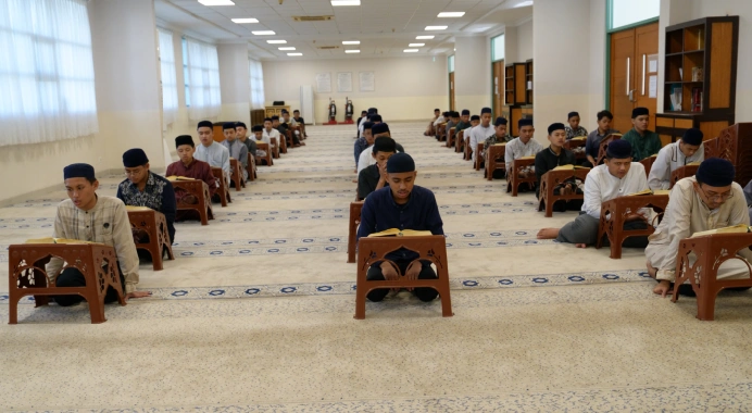 Foto 22 dari album Sedekah Mushaf Al-Qur'an 2025